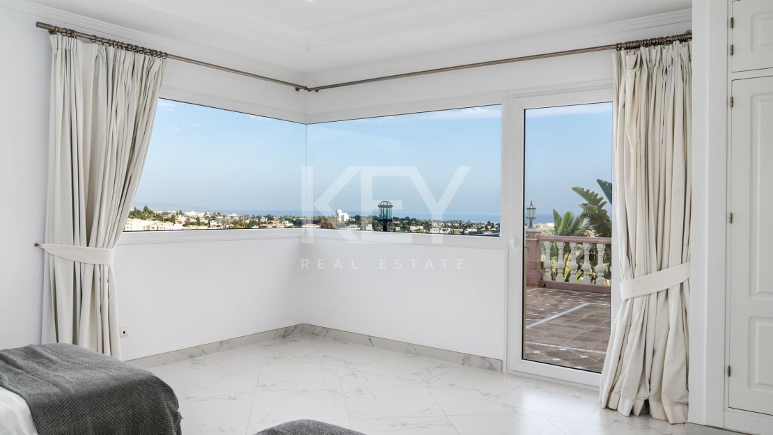 Вилла с потрясающим видом на море в Лос Фламингос, Бенахавис на продажу