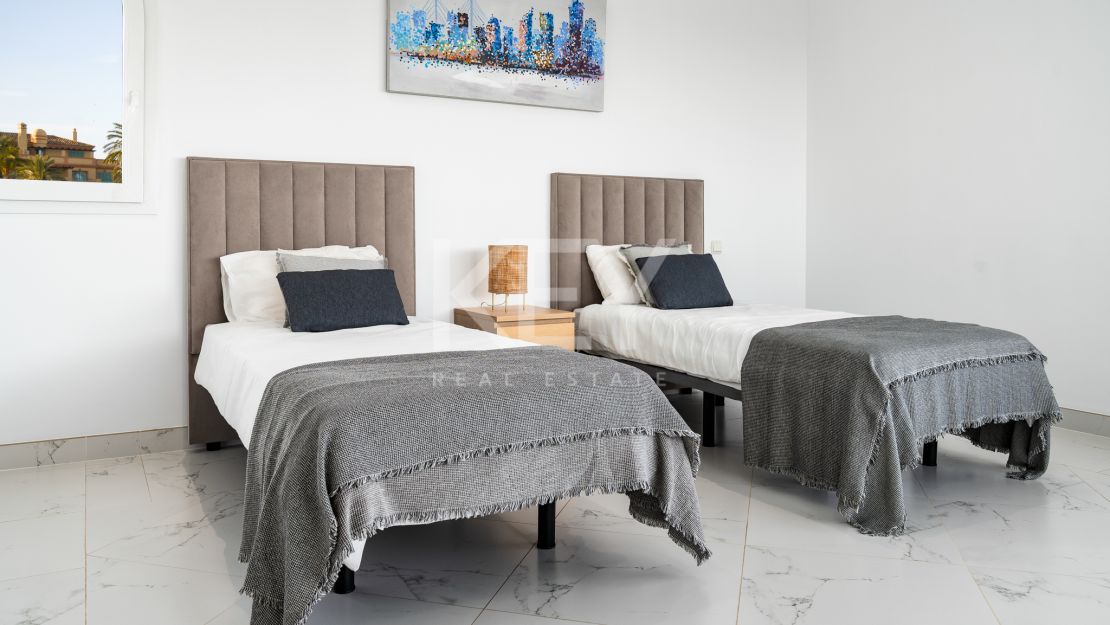 Вилла с потрясающим видом на море в Лос Фламингос, Бенахавис на продажу