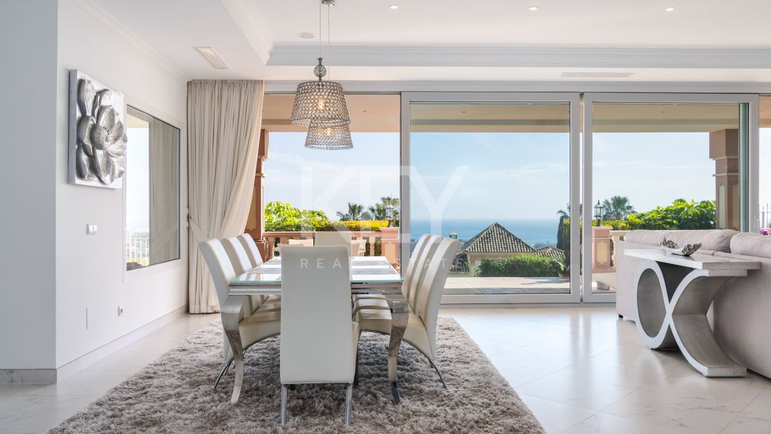 Вилла с потрясающим видом на море в Лос Фламингос, Бенахавис на продажу