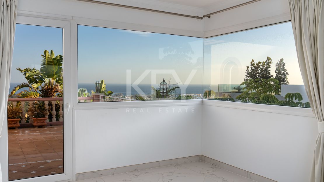 Вилла с потрясающим видом на море в Лос Фламингос, Бенахавис на продажу