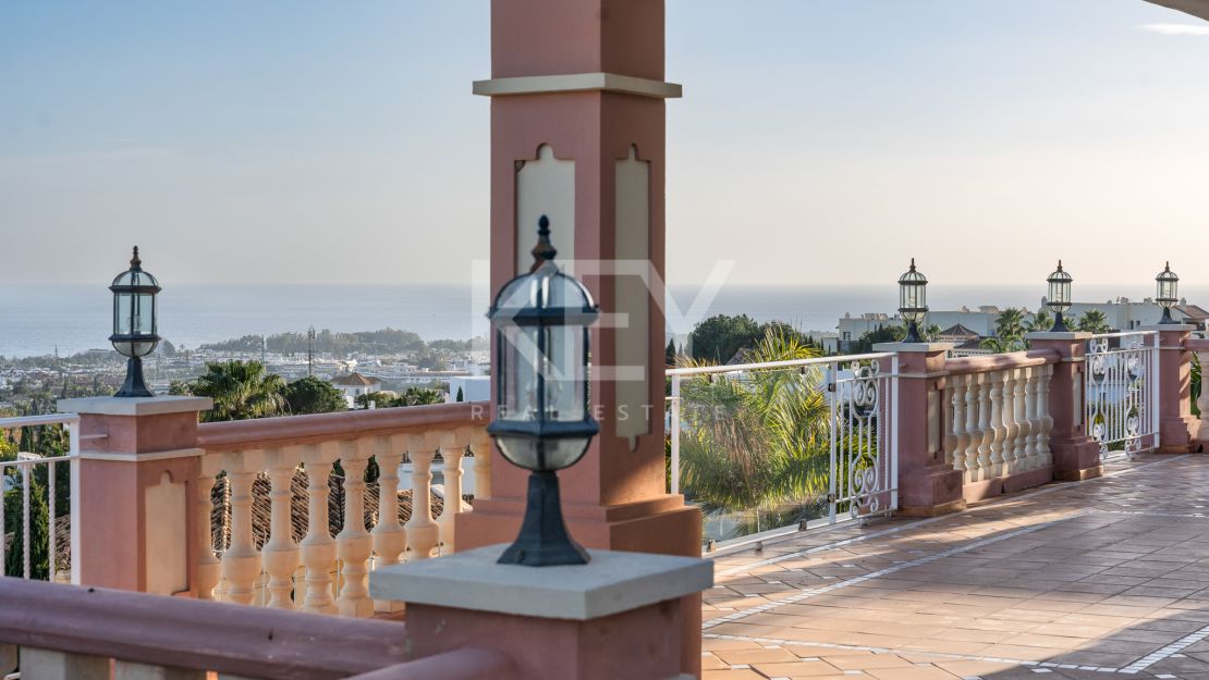 Вилла с потрясающим видом на море в Лос Фламингос, Бенахавис на продажу