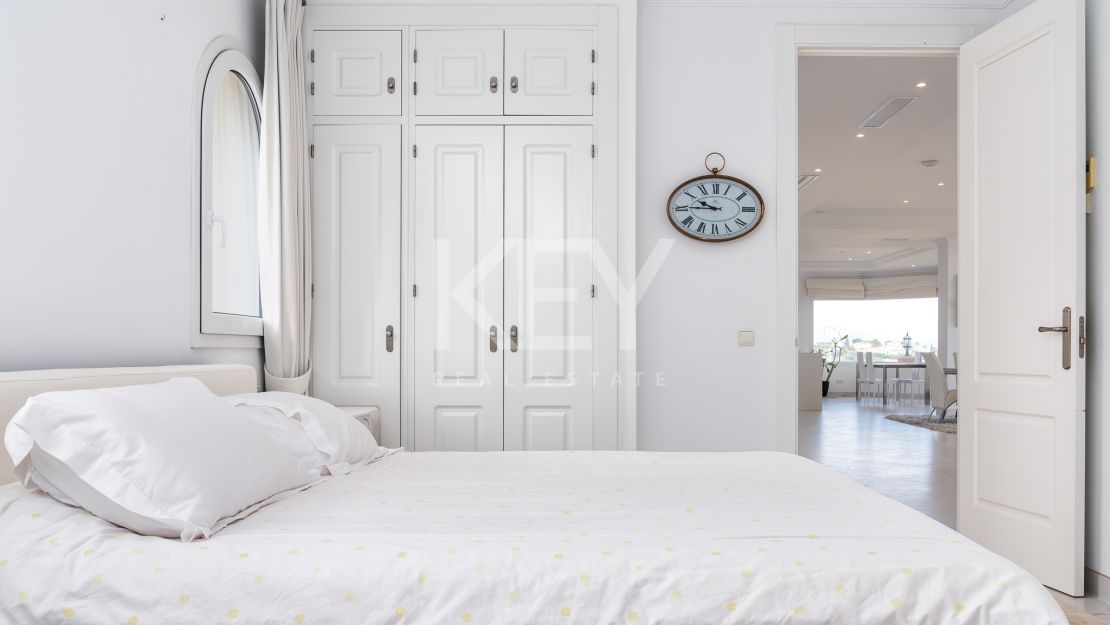 Вилла с потрясающим видом на море в Лос Фламингос, Бенахавис на продажу