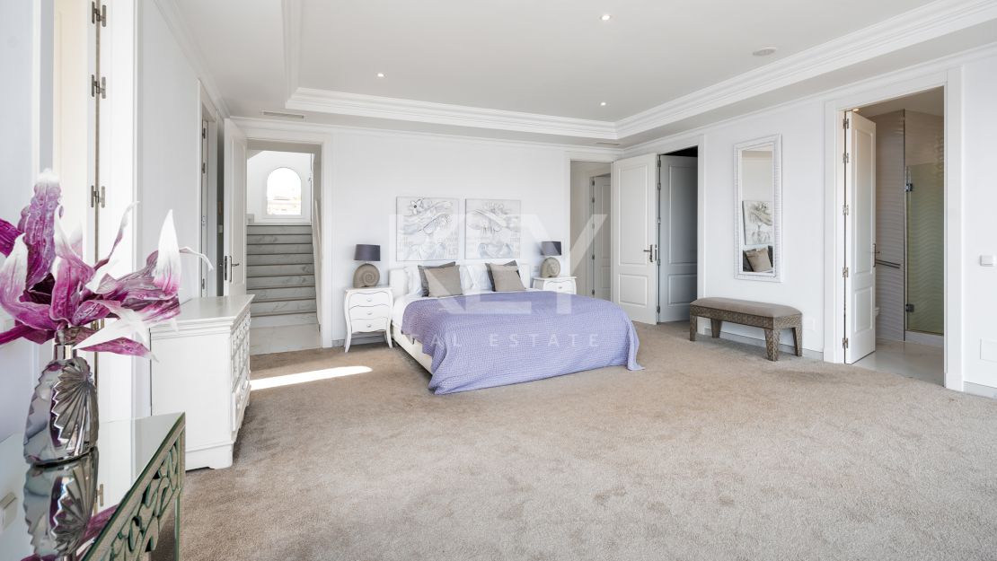 Вилла с потрясающим видом на море в Лос Фламингос, Бенахавис на продажу