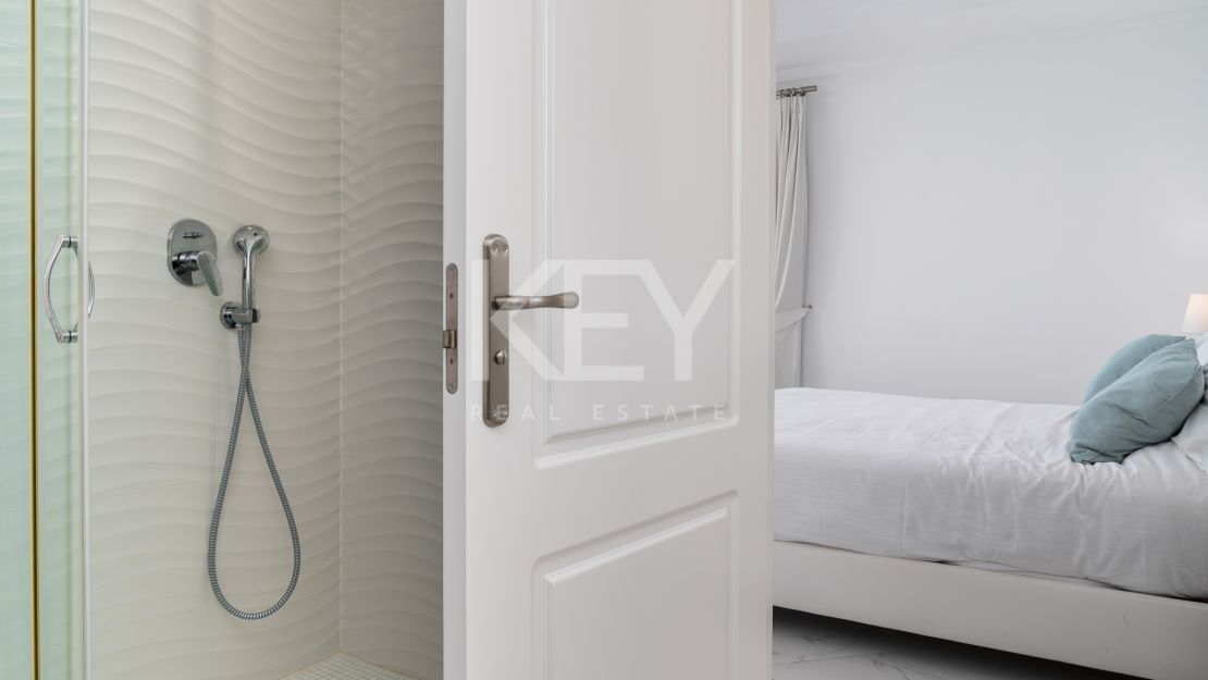 Вилла с потрясающим видом на море в Лос Фламингос, Бенахавис на продажу