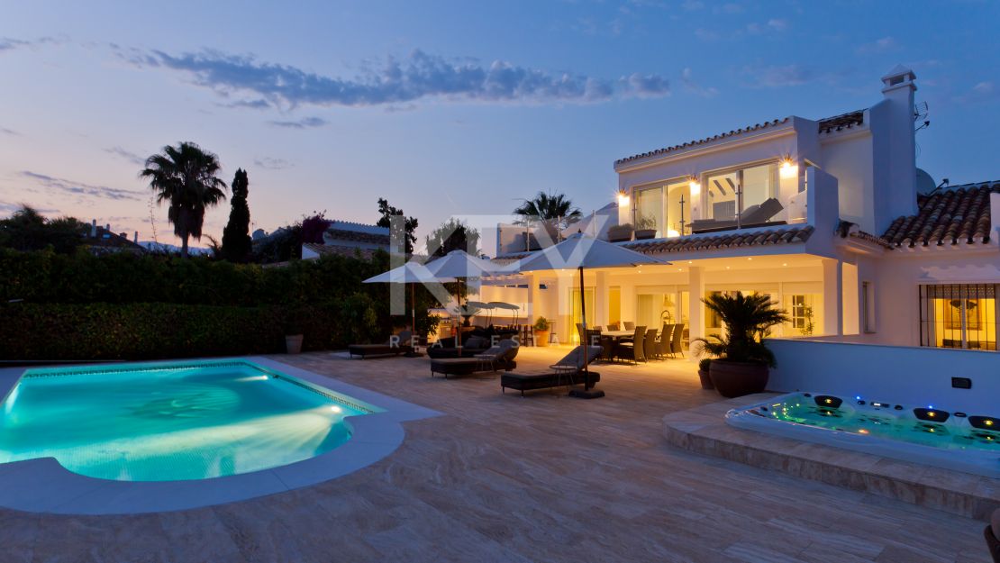 Villa Sundance: una Villa Mediterránea Cerca de la Playa en El Rosario, Marbella Este