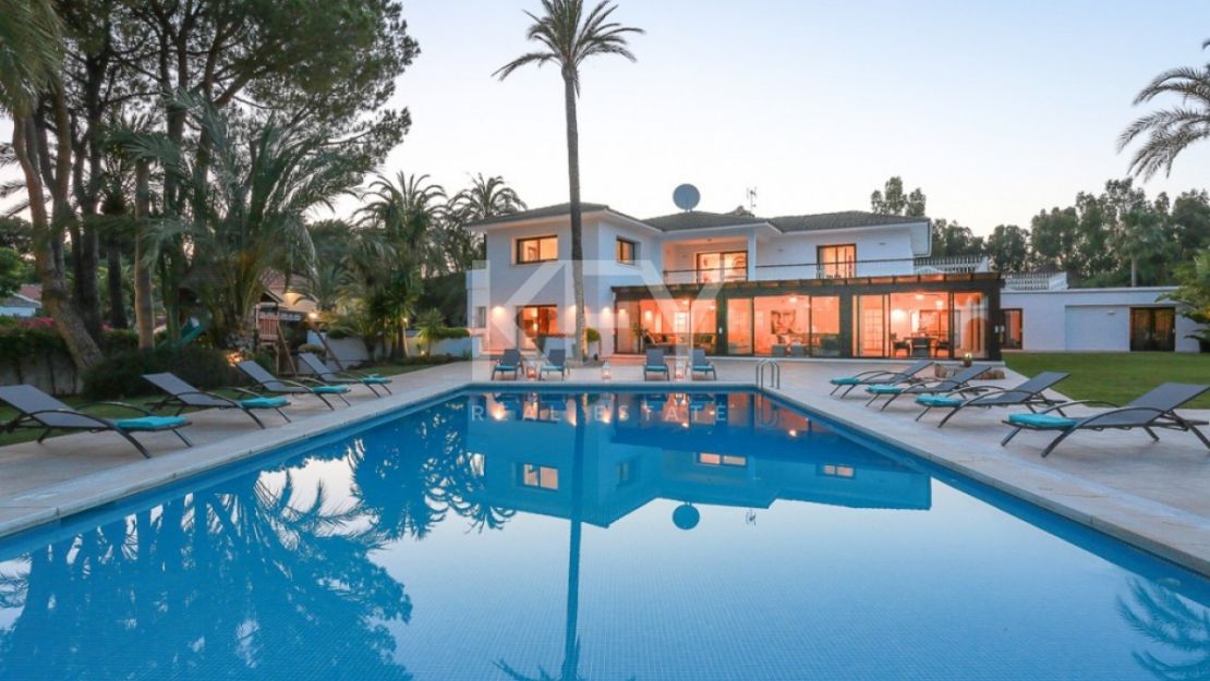 Villa Sunset: moderna villa en alquiler a pocos pasos de la playa, Marbella Este