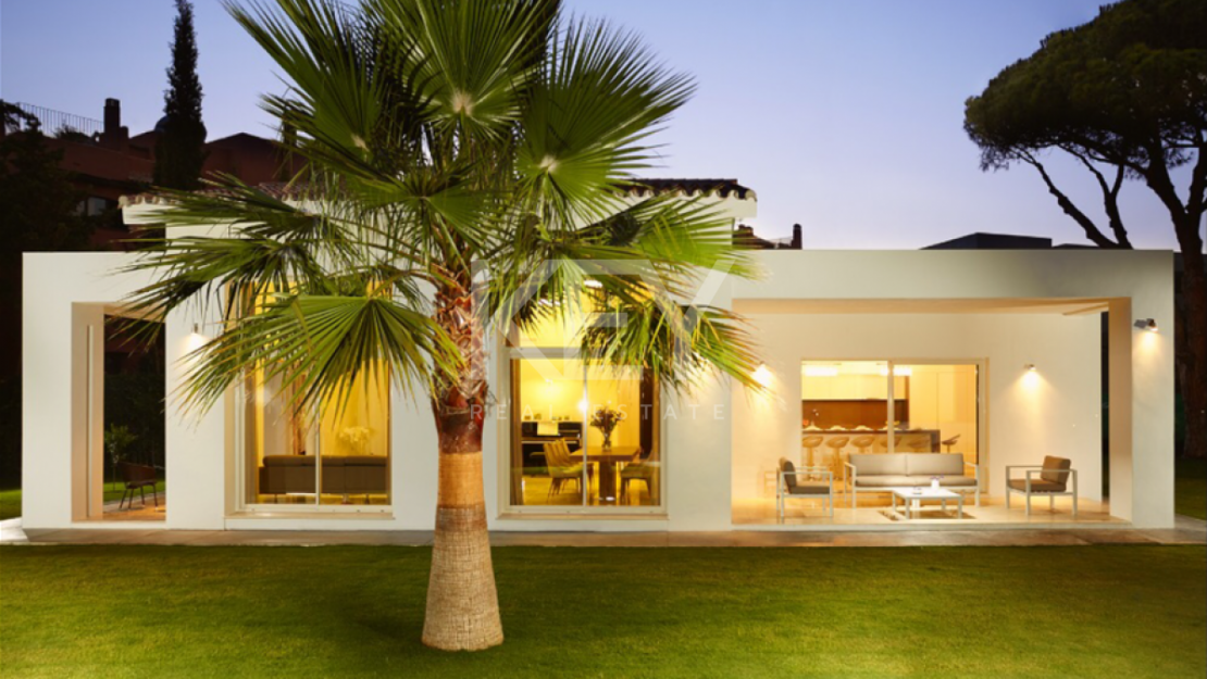 Villa Ivory: Villa moderna para alquileres de vacaciones cerca de la playa en Marbella