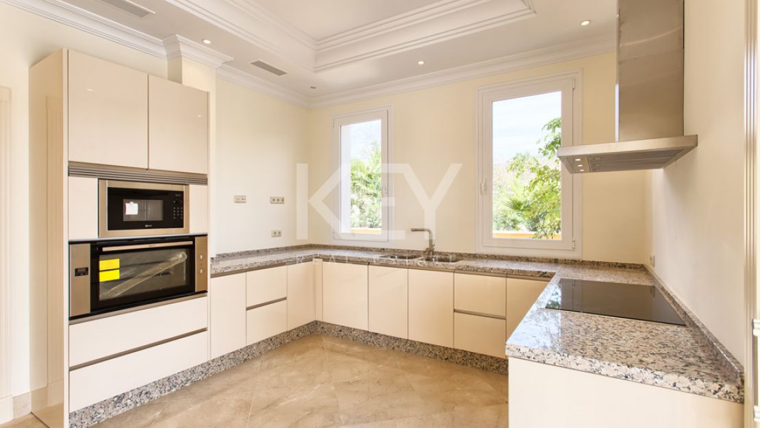 УДИВИТЕЛЬНАЯ ВИЛЛА НА ПРОДАЖУ В ЛОС АЛЬКЕРОС, БЕНАХАВИС