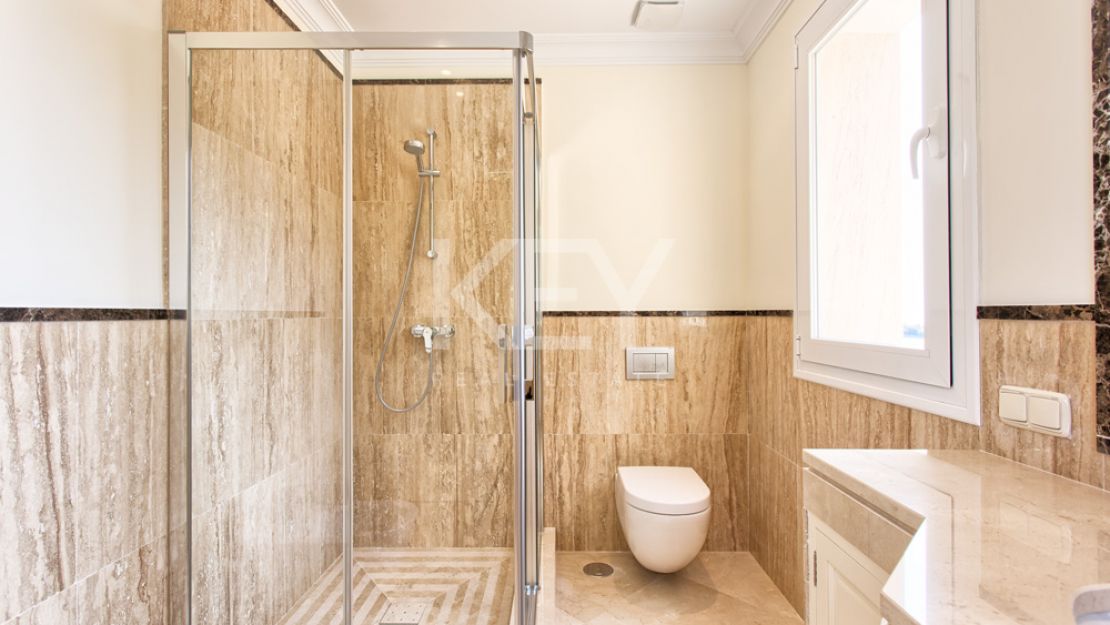 УДИВИТЕЛЬНАЯ ВИЛЛА НА ПРОДАЖУ В ЛОС АЛЬКЕРОС, БЕНАХАВИС