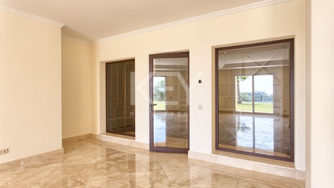 УДИВИТЕЛЬНАЯ ВИЛЛА НА ПРОДАЖУ В ЛОС АЛЬКЕРОС, БЕНАХАВИС