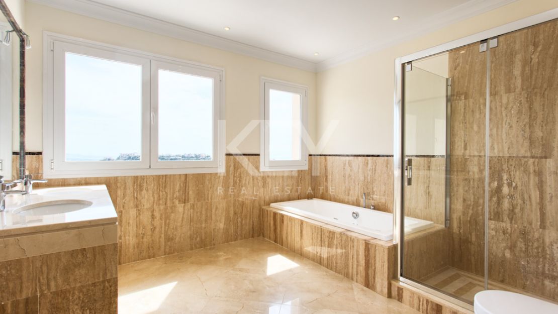 УДИВИТЕЛЬНАЯ ВИЛЛА НА ПРОДАЖУ В ЛОС АЛЬКЕРОС, БЕНАХАВИС