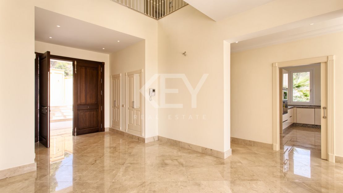 УДИВИТЕЛЬНАЯ ВИЛЛА НА ПРОДАЖУ В ЛОС АЛЬКЕРОС, БЕНАХАВИС