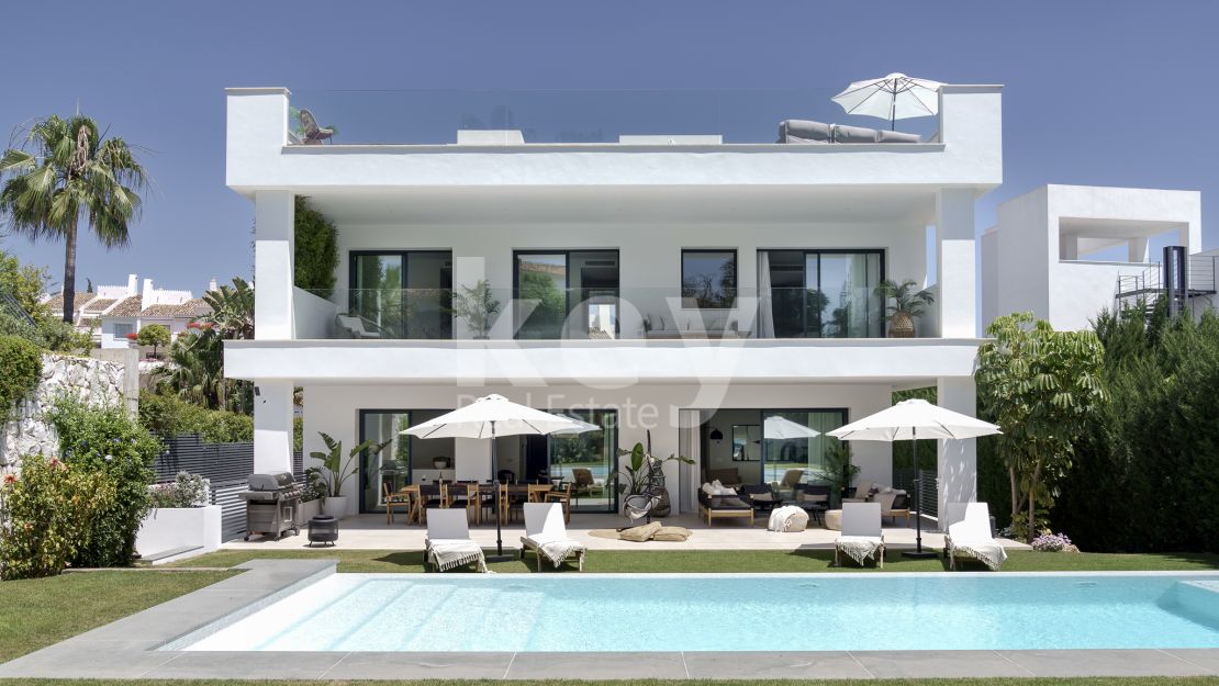 Brand new modern villa with privileged location in Puerto Banús, Marbella