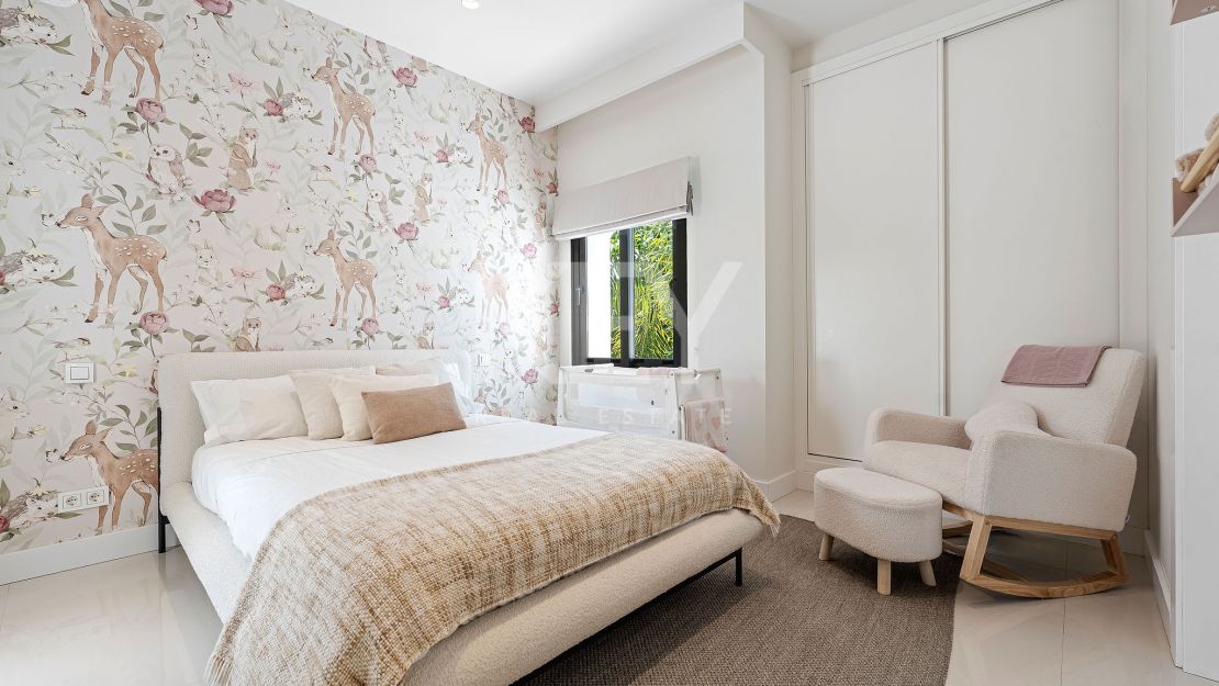 Modern family Villa with panoramic views in La Quinta, Benahavis