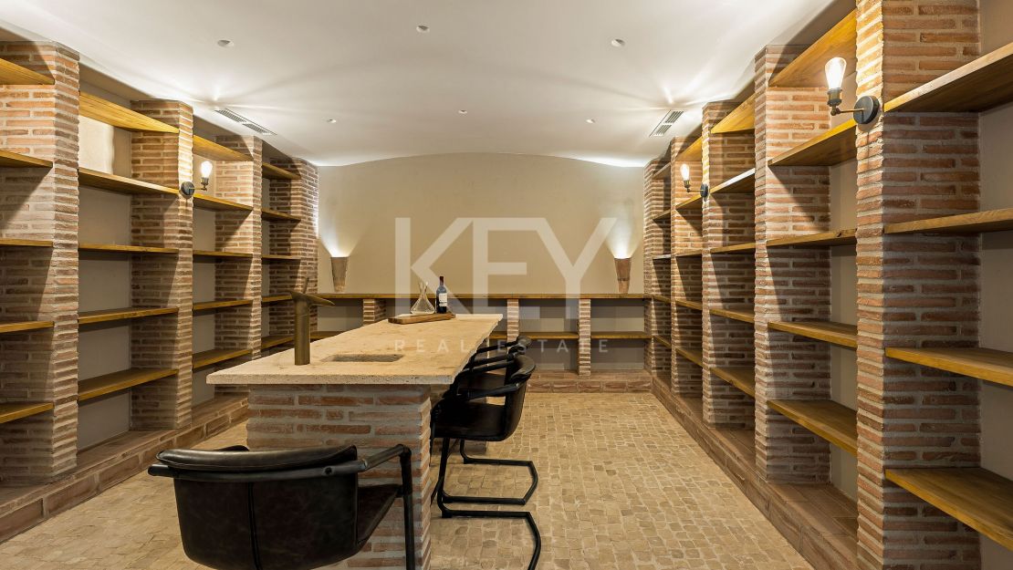 Modern family Villa with panoramic views in La Quinta, Benahavis