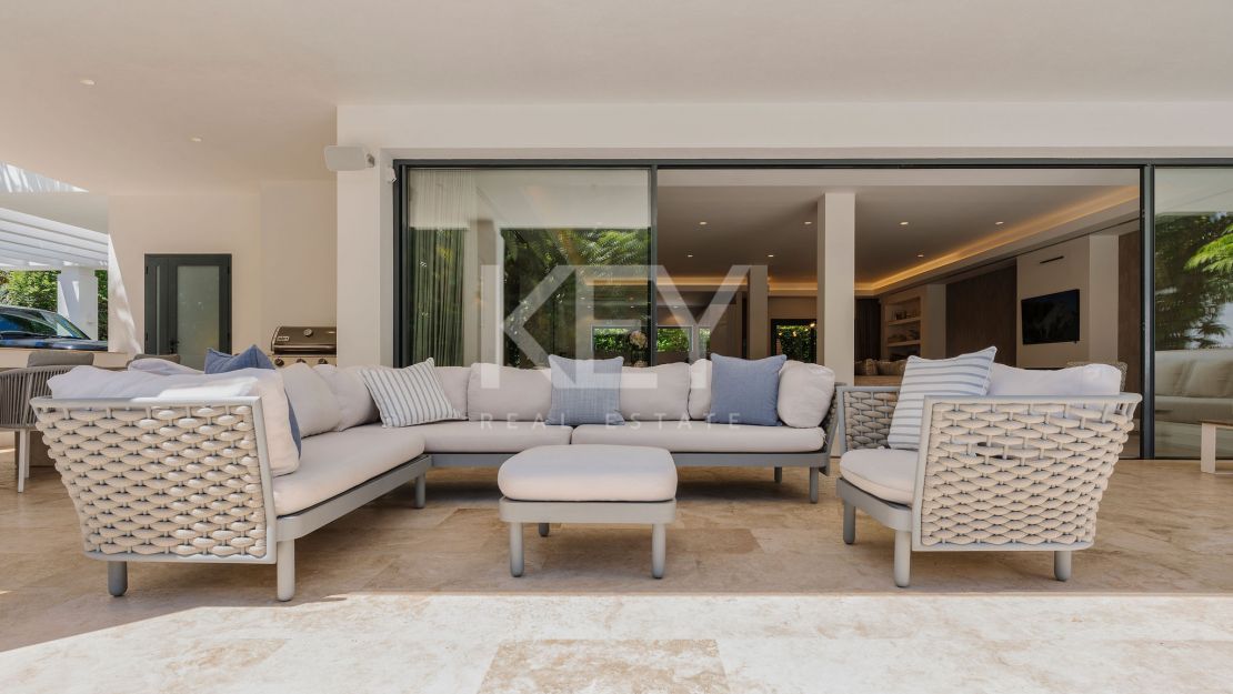 Modern family Villa with panoramic views in La Quinta, Benahavis