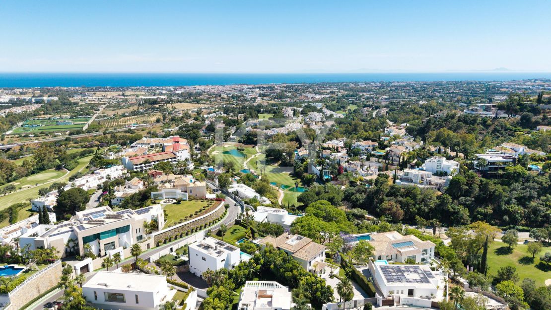 Modern family Villa with panoramic views in La Quinta, Benahavis