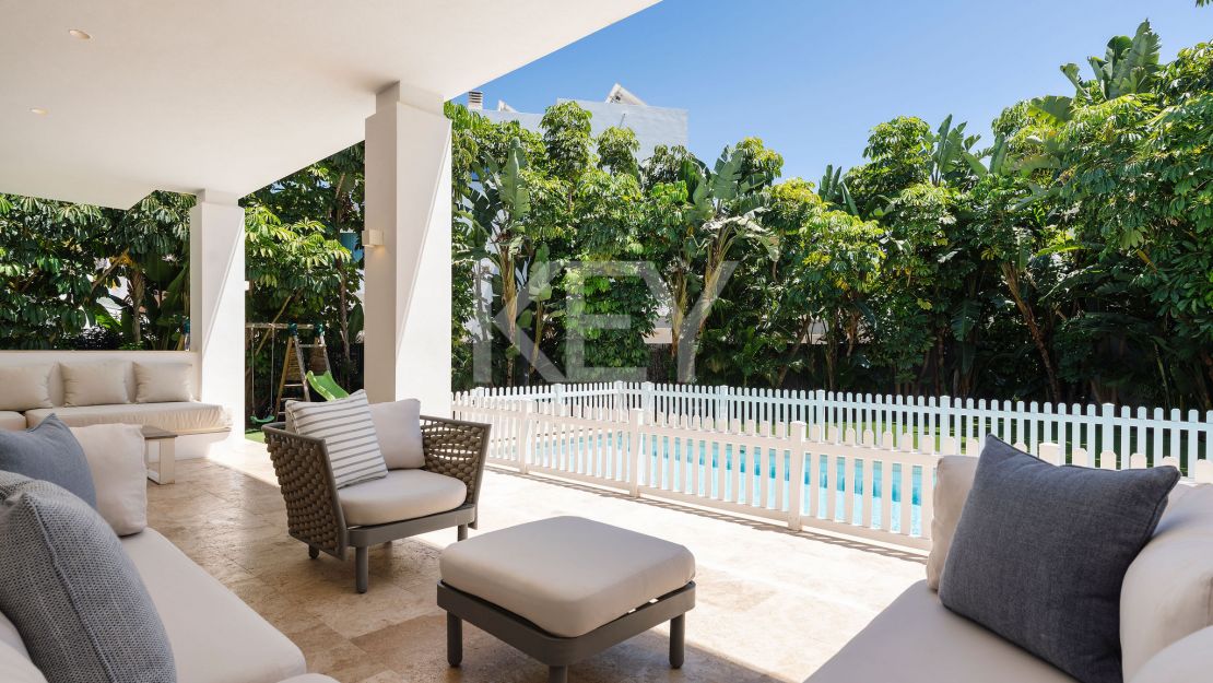 Modern family Villa with panoramic views in La Quinta, Benahavis