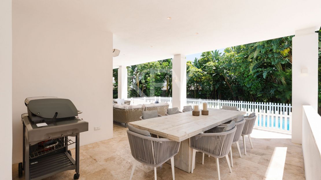 Modern family Villa with panoramic views in La Quinta, Benahavis