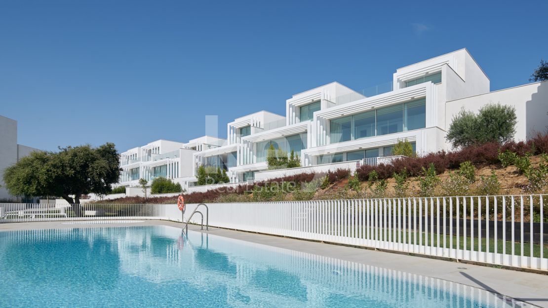Luxury and modern semi detached villas for sale in Sotogrande