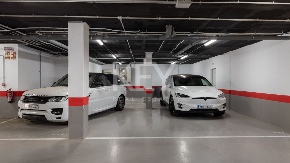 Unique Duplex Penthouse for sale having perfect location and surroundings in Nueva Andalucia, Marbella