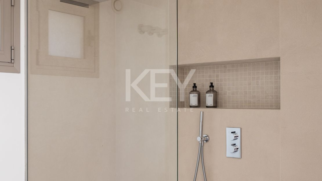 Unique Duplex Penthouse for sale having perfect location and surroundings in Nueva Andalucia, Marbella