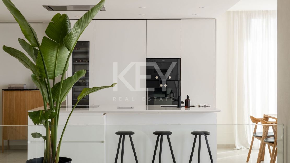 Unique Duplex Penthouse for sale having perfect location and surroundings in Nueva Andalucia, Marbella