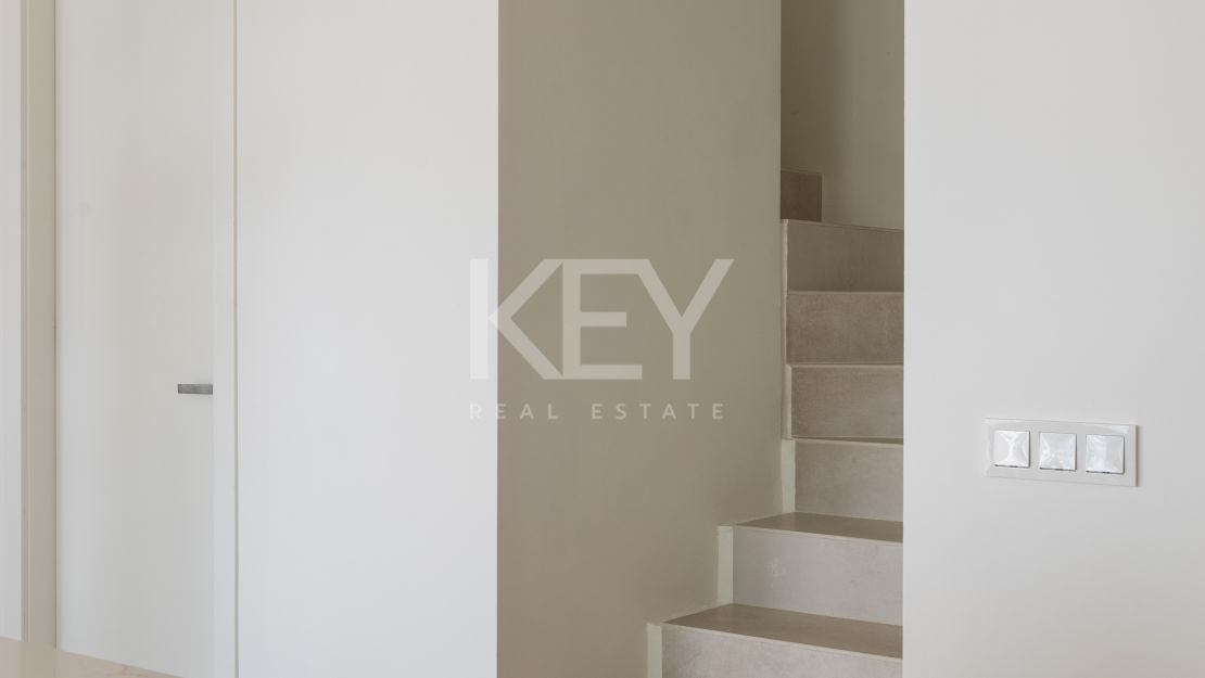 Unique Duplex Penthouse for sale having perfect location and surroundings in Nueva Andalucia, Marbella