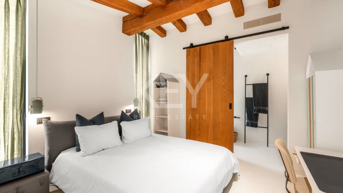 Charming cozy Villa in a secure gated community in Nueva Andalucía's Golf Valley