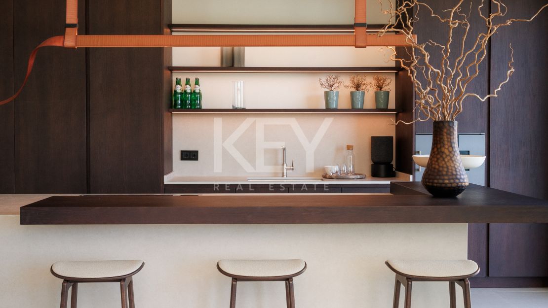 Contemporary Villa for sale: a luxurious oasis with High-End amenities  in Marbella Golden Mile