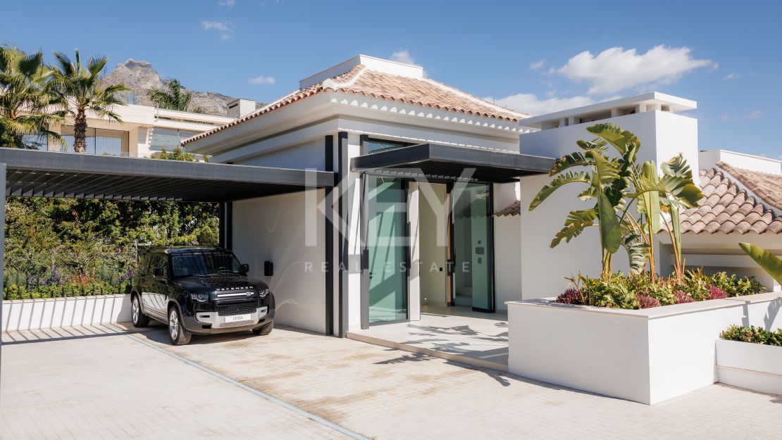 Contemporary Villa for sale: a luxurious oasis with High-End amenities  in Marbella Golden Mile