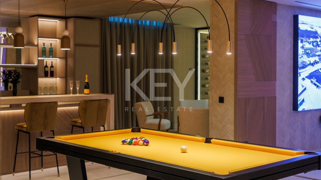 Contemporary Villa for sale: a luxurious oasis with High-End amenities  in Marbella Golden Mile