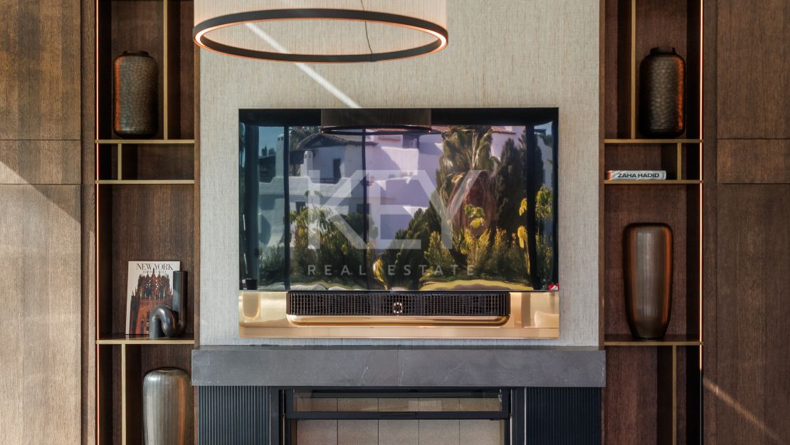 Contemporary Villa for sale: a luxurious oasis with High-End amenities  in Marbella Golden Mile