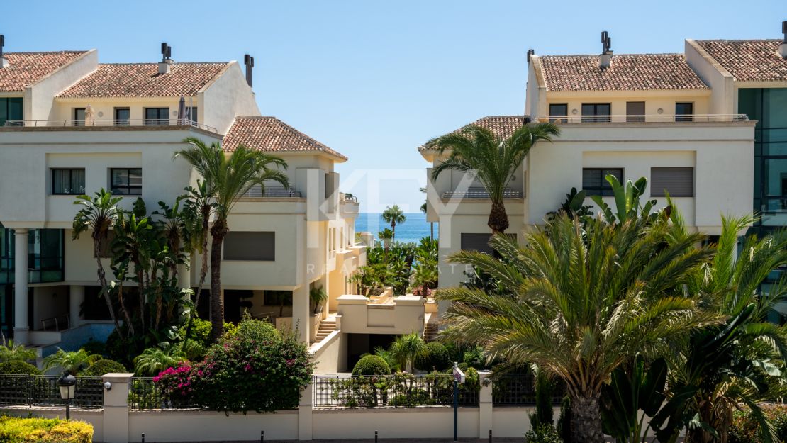 Villa RAVETTA en Rio Verde Playa, Marbella Milla de Oro