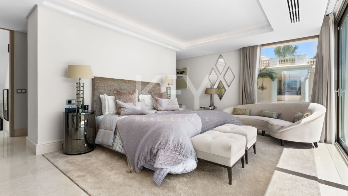 Villa RAVETTA en Rio Verde Playa, Marbella Milla de Oro