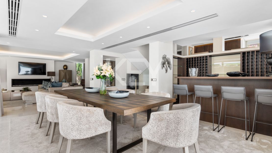 Villa RAVETTA en Rio Verde Playa, Marbella Milla de Oro