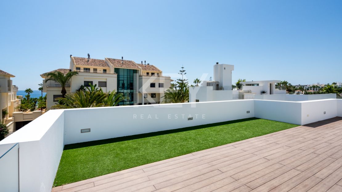 Villa RAVETTA en Rio Verde Playa, Marbella Milla de Oro