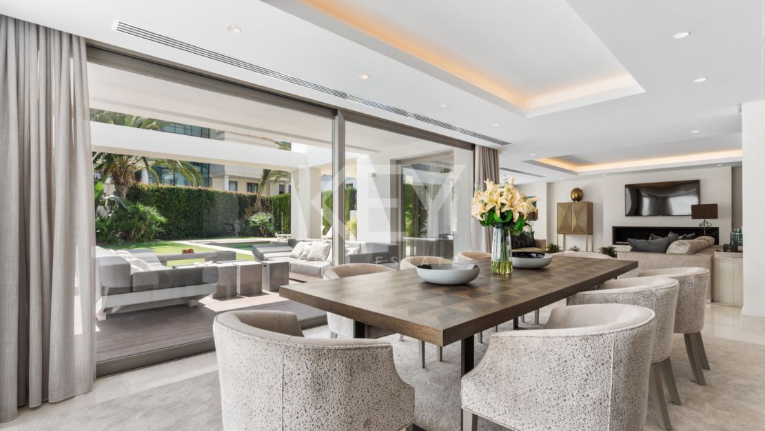 Villa RAVETTA en Rio Verde Playa, Marbella Milla de Oro