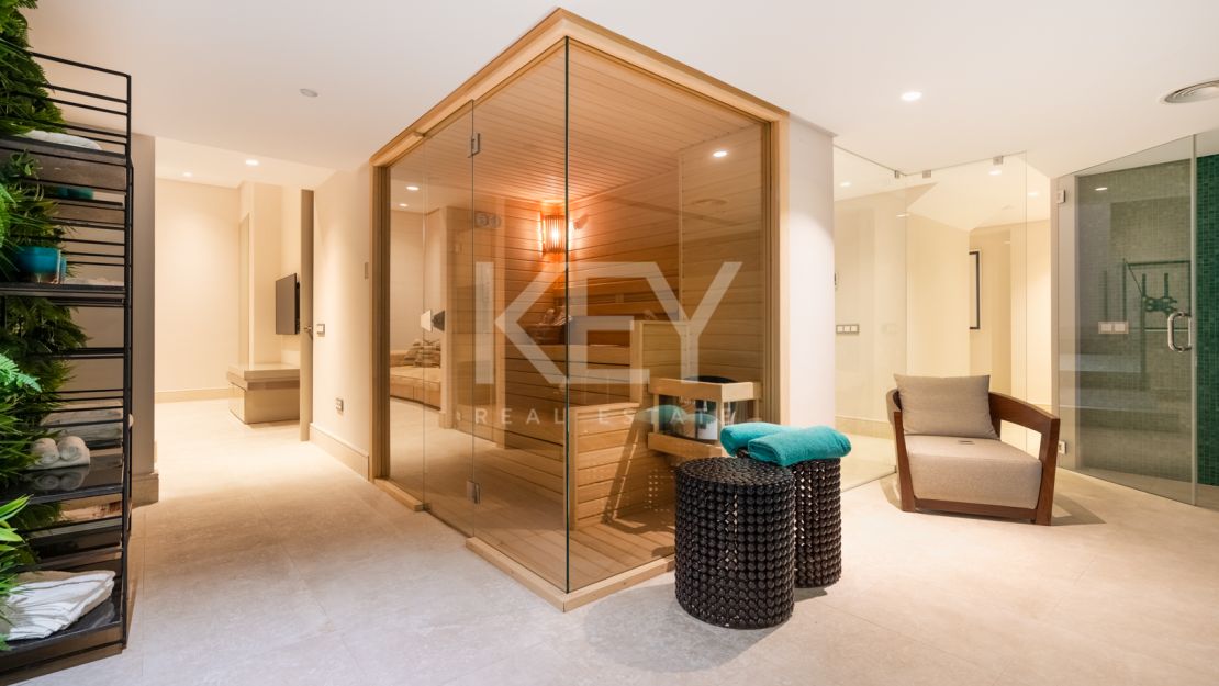 Villa RAVETTA en Rio Verde Playa, Marbella Milla de Oro