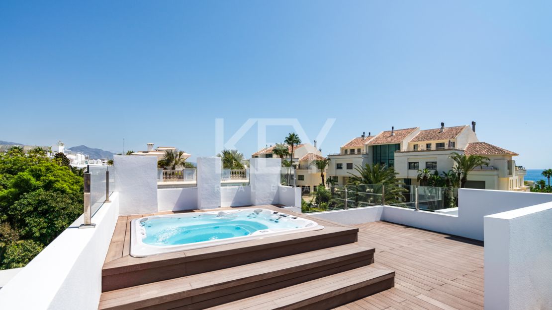 Villa RAVETTA en Rio Verde Playa, Marbella Milla de Oro