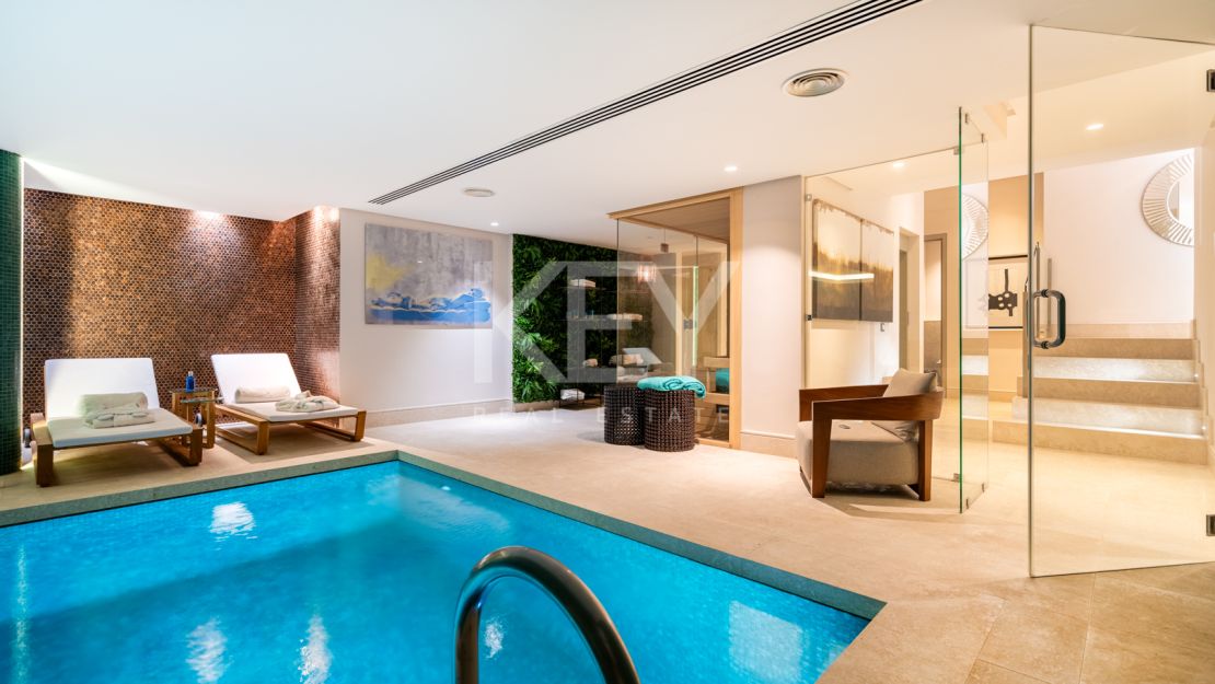 Villa RAVETTA en Rio Verde Playa, Marbella Milla de Oro
