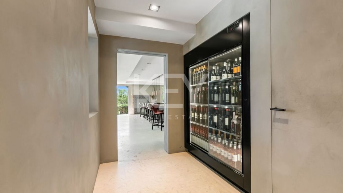 Luxurious villa for sale in Rio Real, Marbella East