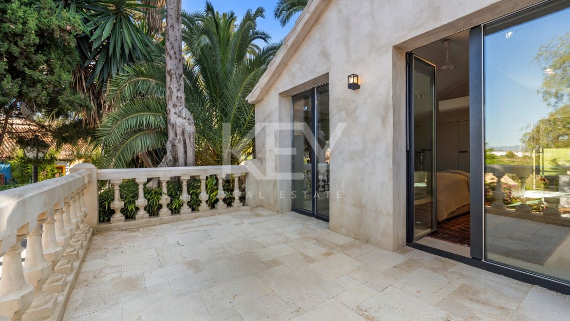 Luxurious villa for sale in Rio Real, Marbella East