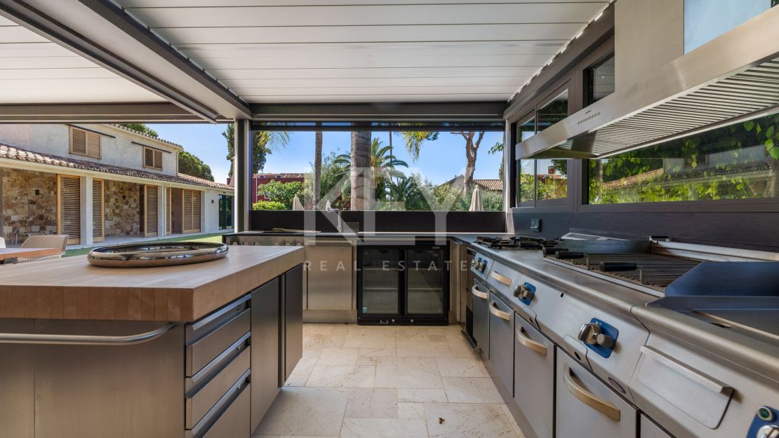 Luxurious villa for sale in Rio Real, Marbella East