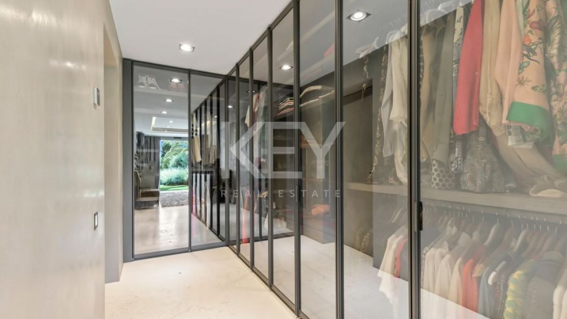 Luxurious villa for sale in Rio Real, Marbella East