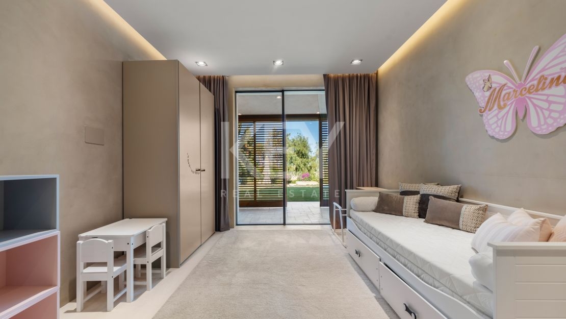 Luxurious villa for sale in Rio Real, Marbella East