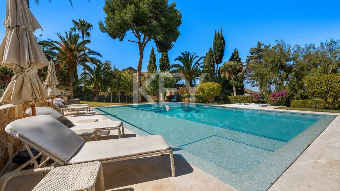 Luxurious villa for sale in Rio Real, Marbella East