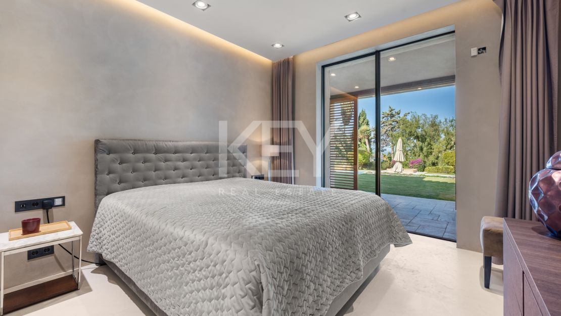 Luxurious villa for sale in Rio Real, Marbella East
