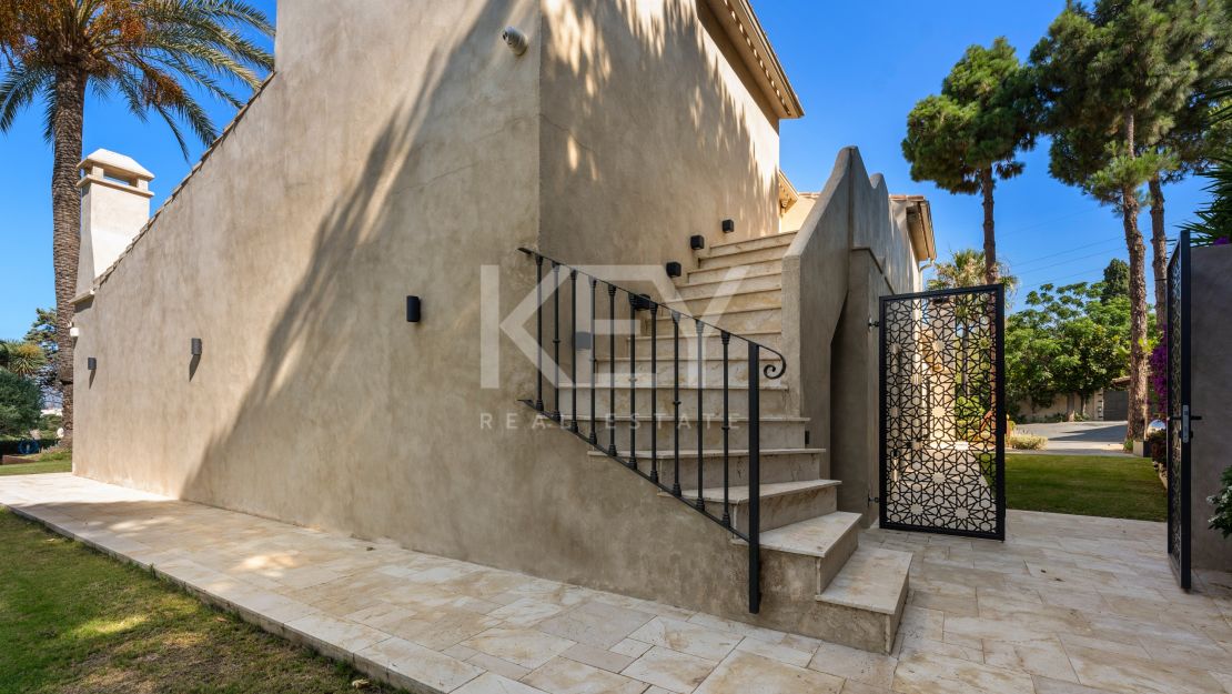 Luxurious villa for sale in Rio Real, Marbella East