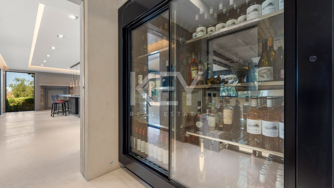 Luxurious villa for sale in Rio Real, Marbella East